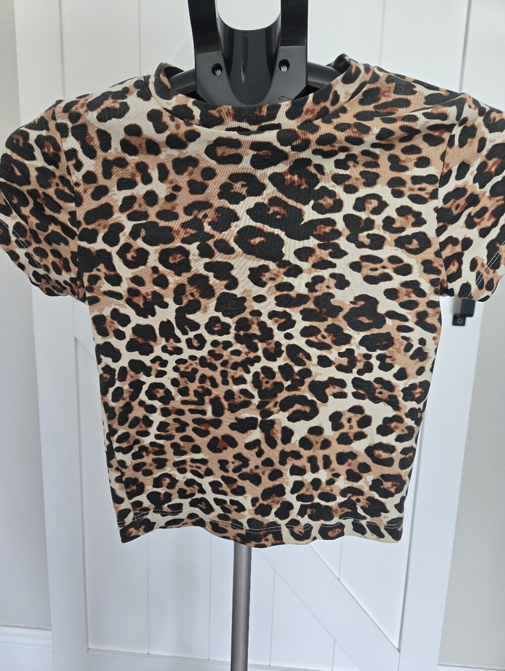Cropped Leopard Print Short Sleeve Tee - Tan, Black, Brown S